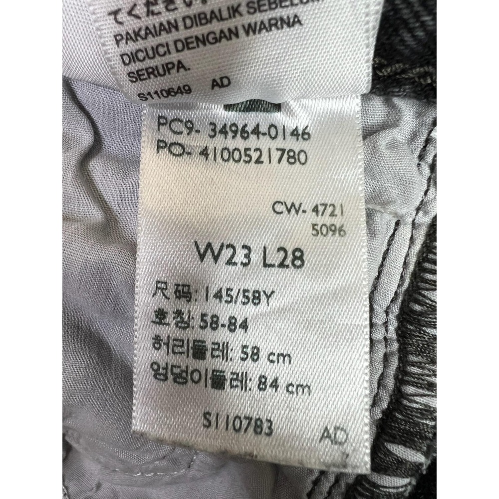Levis Premium Wedgie Straight Jeans Womens 23 Charcoal Wash High Rise Raw Hem - Picture 13 of 16